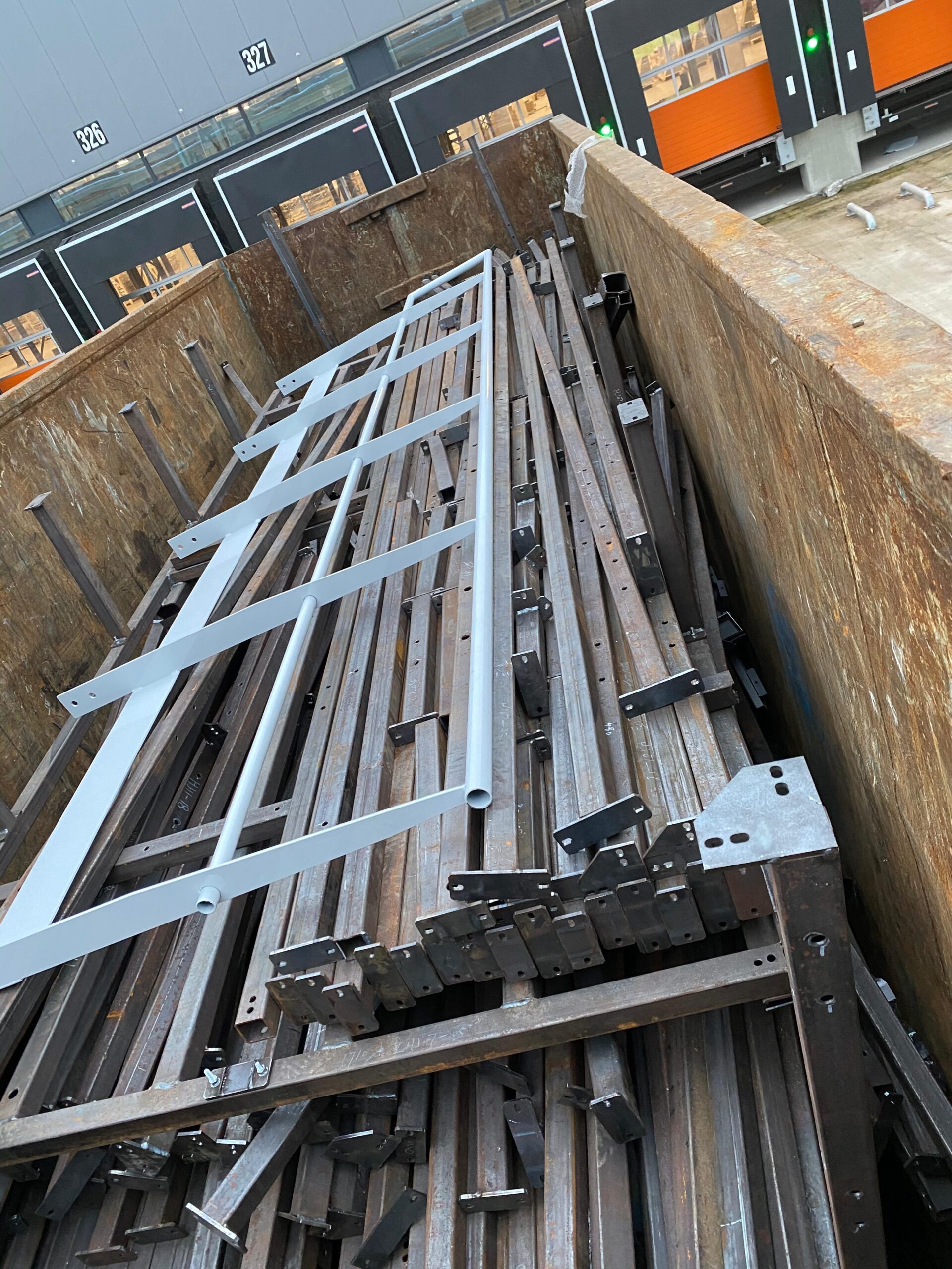 IMG-20240910-WA0022 Oude stellingen, Oud ijzer, oude metalen, metaal recycling PWH Metalen Waddinxveen
