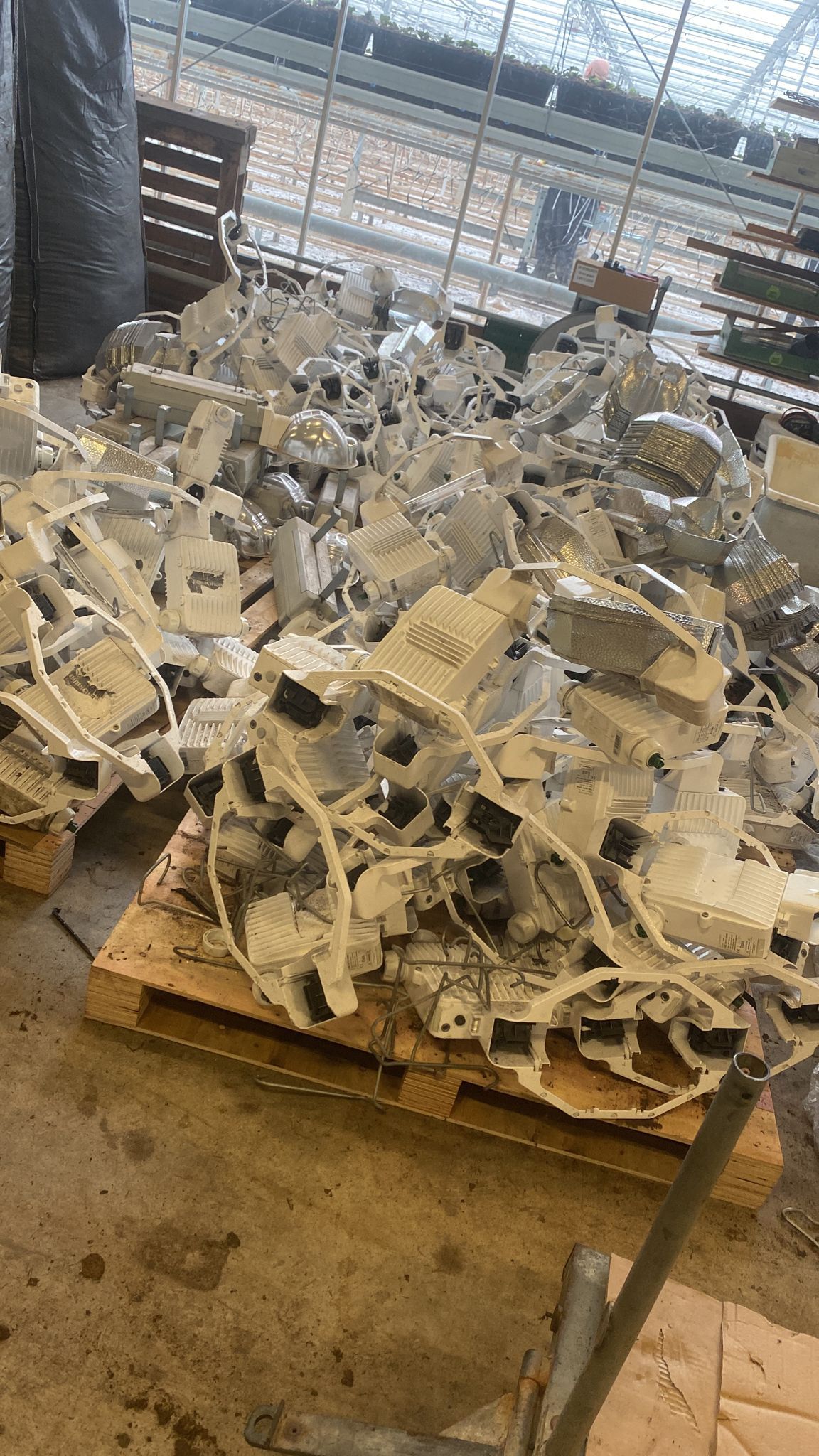 IMG-20240910-WA0035 Slopen, Oude metalen, sloopwerkzaamheden, oud ijzer, metaal recycling Waddinxveen, PWH Metalen